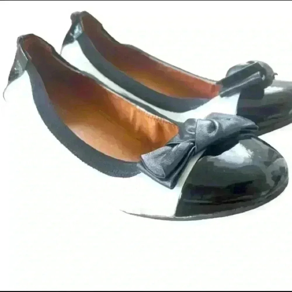 RUDSAK BLACK WHITE FLAT LEATHER LOAFERS ROUND  TOE FLAT SHOES SIZE 38